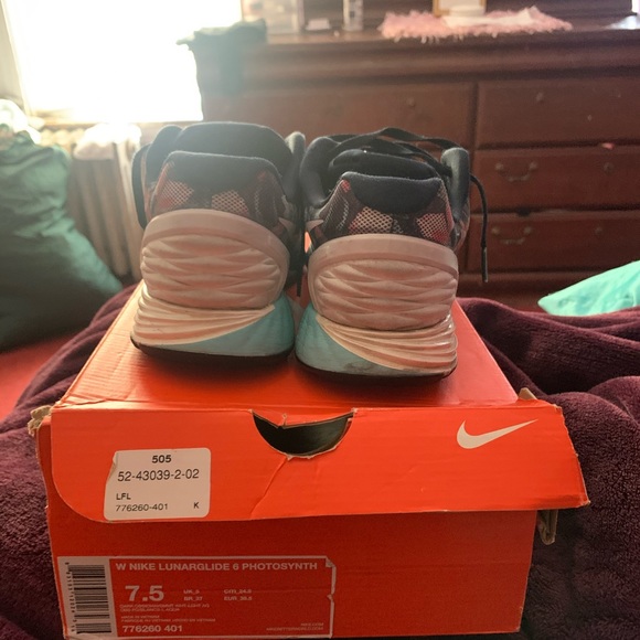 WOMEN NIKE LUNAR GLIDE - Picture 3 of 5